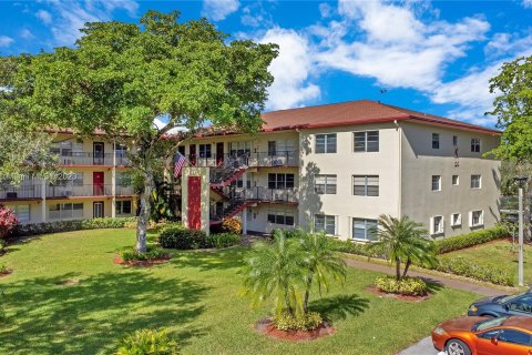 Condominio en venta en Pembroke Pines, Florida, 1 dormitorio, 75.34 m2 № 878388 - foto 3