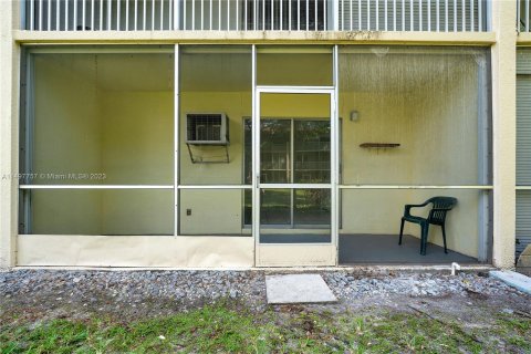 Condominio en venta en Pembroke Pines, Florida, 1 dormitorio, 75.34 m2 № 878388 - foto 21