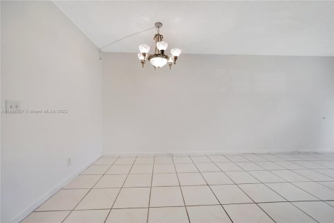 Condominio en venta en Pembroke Pines, Florida, 1 dormitorio, 75.34 m2 № 878388 - foto 13