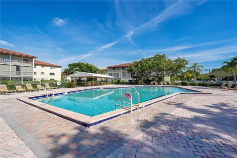 Condominio en venta en Pembroke Pines, Florida, 1 dormitorio, 75.34 m2 № 878388 - foto 22