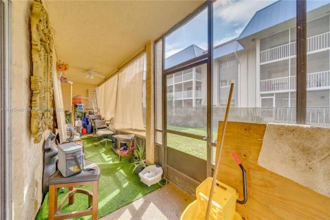 Condominio en venta en Coral Springs, Florida, 2 dormitorios, 113.34 m2 № 818585 - foto 25