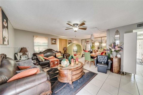 Condominio en venta en Coral Springs, Florida, 2 dormitorios, 113.34 m2 № 818585 - foto 14