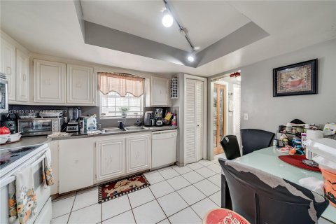 Condominio en venta en Coral Springs, Florida, 2 dormitorios, 113.34 m2 № 818585 - foto 8