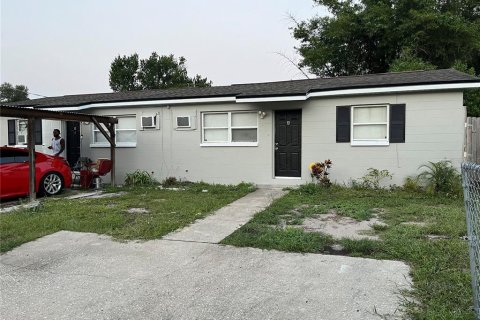 Immobilier commercial à vendre à Tampa, Floride: 105.35 m2 № 800220 - photo 1