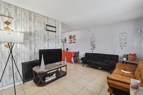 Immobilier commercial à vendre à Tampa, Floride: 105.35 m2 № 800220 - photo 6