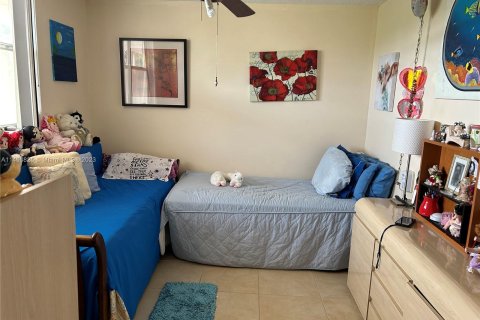 Condominio en venta en Tamarac, Florida, 2 dormitorios, 88.26 m2 № 540458 - foto 12