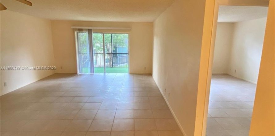 Condo in Lauderhill, Florida, 1 bedroom  № 887693