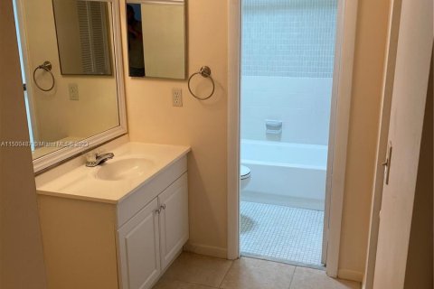 Copropriété à vendre à Lauderhill, Floride: 1 chambre, 80.82 m2 № 887693 - photo 3