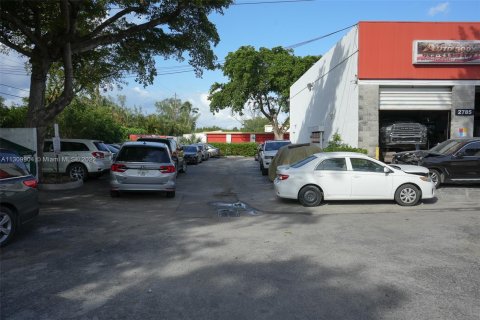 Commercial property in Wilton Manors, Florida № 186032 - photo 9