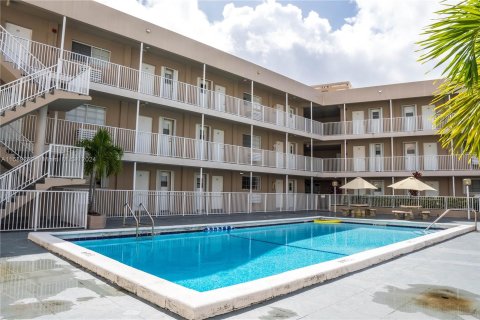 Condominio en venta en Coral Gables, Florida, 2 dormitorios, 52.49 m2 № 1431716 - foto 12