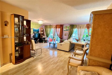 Copropriété à vendre à Hallandale Beach, Floride: 2 chambres, 106.84 m2 № 1372611 - photo 4