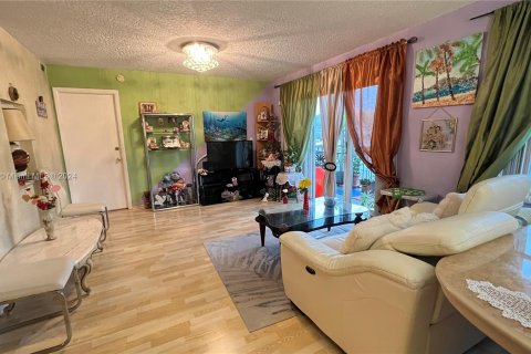 Copropriété à vendre à Hallandale Beach, Floride: 2 chambres, 106.84 m2 № 1372611 - photo 5