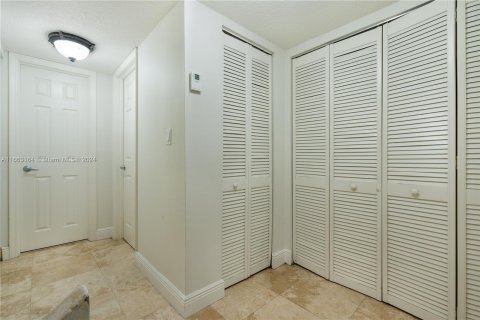 Copropriété à vendre à Miami, Floride: 2 chambres, 131.46 m2 № 1372660 - photo 20