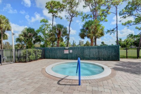 Condo in Lake Worth, Florida, 2 bedrooms  № 989470 - photo 14