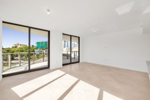 Condominio en venta en Bay Harbor Islands, Florida, 2 dormitorios № 1375495 - foto 23