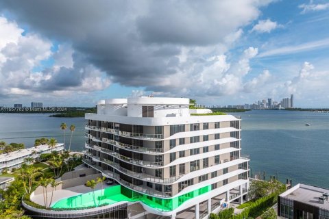 Condominio en venta en Bay Harbor Islands, Florida, 2 dormitorios № 1375495 - foto 2