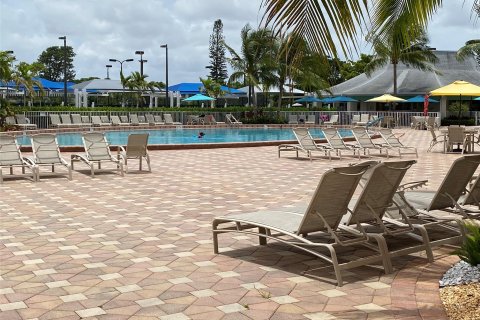 Condo in Deerfield Beach, Florida, 2 bedrooms  № 748321 - photo 23