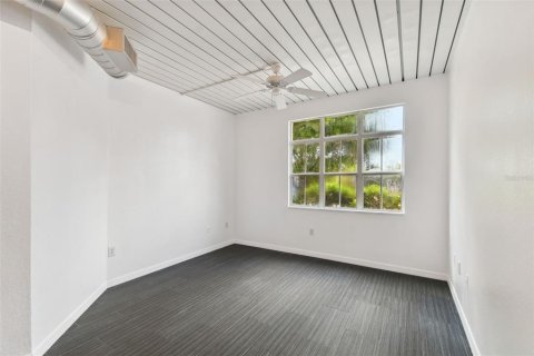 Condo in Tampa, Florida, 1 bedroom  № 1342680 - photo 20