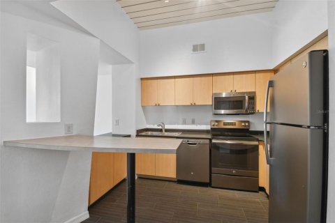 Condo in Tampa, Florida, 1 bedroom  № 1342680 - photo 6