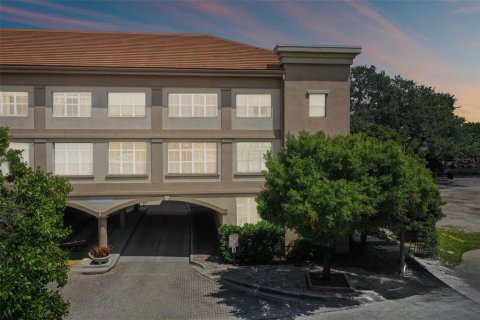 Condominio en venta en Tampa, Florida, 1 dormitorio, 73.3 m2 № 1342680 - foto 1