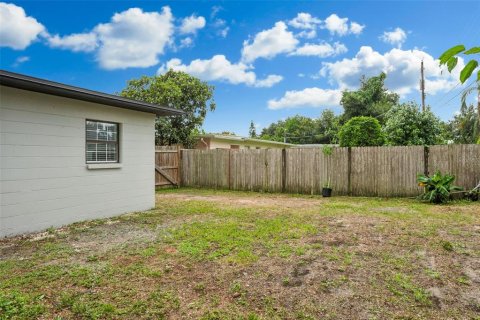 House in Tampa, Florida 3 bedrooms, 122.63 sq.m. № 1391030 - photo 25