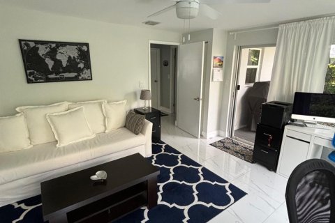 Casa en venta en Lauderdale-by-the-Sea, Florida, 3 dormitorios, 159.33 m2 № 890264 - foto 9