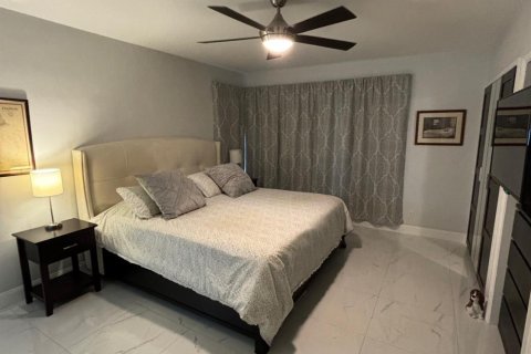 Casa en venta en Lauderdale-by-the-Sea, Florida, 3 dormitorios, 159.33 m2 № 890264 - foto 17