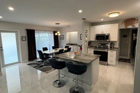 Casa en venta en Lauderdale-by-the-Sea, Florida, 3 dormitorios, 159.33 m2 № 890264 - foto 25