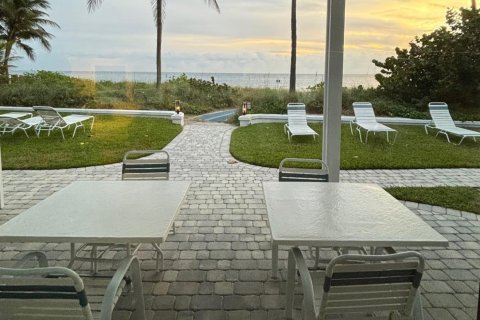 Casa en venta en Lauderdale-by-the-Sea, Florida, 3 dormitorios, 159.33 m2 № 890264 - foto 4