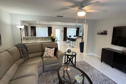 Casa en venta en Lauderdale-by-the-Sea, Florida, 3 dormitorios, 159.33 m2 № 890264 - foto 18
