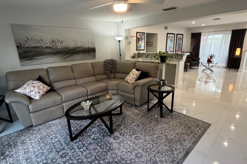 Casa en venta en Lauderdale-by-the-Sea, Florida, 3 dormitorios, 159.33 m2 № 890264 - foto 19