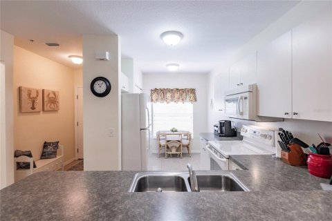 Condo in Punta Gorda, Florida, 2 bedrooms  № 1130379 - photo 9