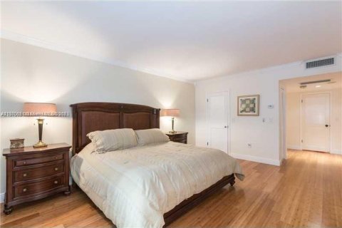 Condominio en venta en Bal Harbour, Florida, 2 dormitorios, 128.95 m2 № 426468 - foto 13