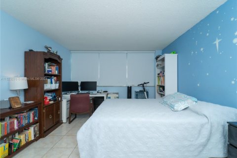 Купить кондоминиум в Норт-Майами-Бич, Флорида 2 спальни, 122.45м2, № 983427 - фото 18
