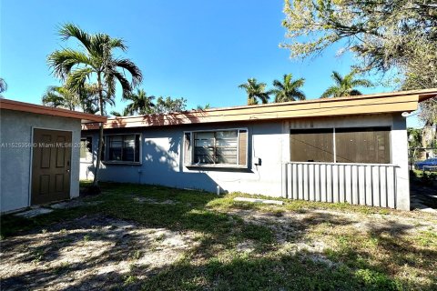 Villa ou maison à vendre à Lauderhill, Floride: 4 chambres, 189.43 m2 № 983470 - photo 21