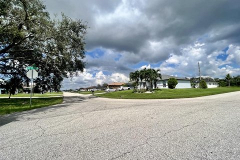 Land in Cape Coral, Florida № 710039 - photo 4