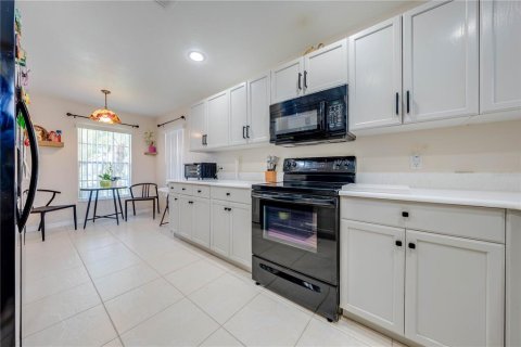 Casa en venta en Kissimmee, Florida, 6 dormitorios, 222.87 m2 № 1319775 - foto 19