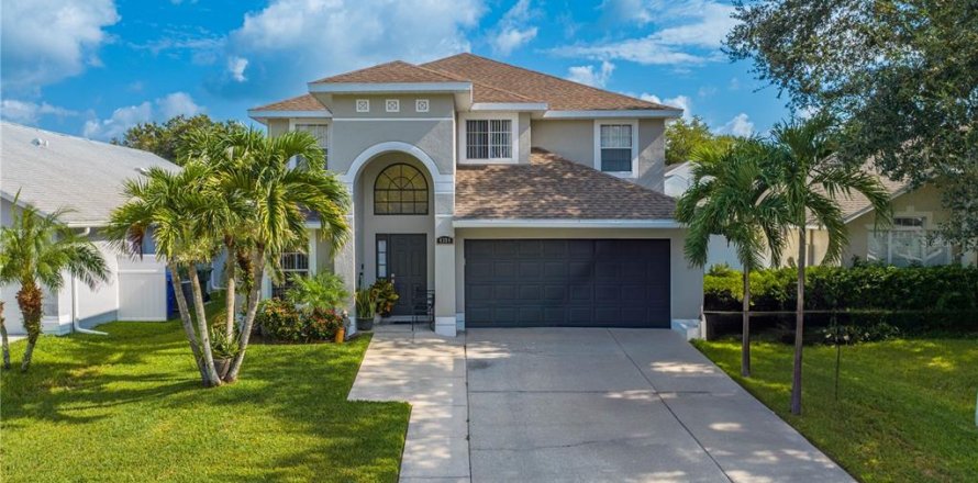 Casa en Kissimmee, Florida 6 dormitorios, 222.87 m2 № 1319775