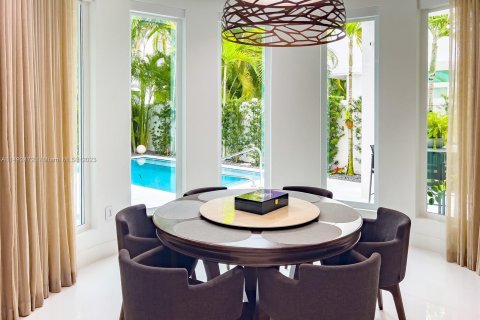 Villa ou maison à vendre à Doral, Floride: 5 chambres, 372.07 m2 № 860204 - photo 17