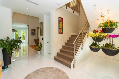 Casa en venta en Doral, Florida, 5 dormitorios, 372.07 m2 № 860204 - foto 7
