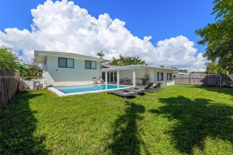 Casa en venta en Miami, Florida, 5 dormitorios № 1394701 - foto 3