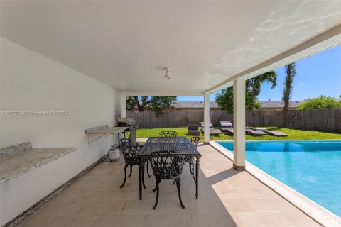 House in Miami, Florida 5 bedrooms № 1394701 - photo 7