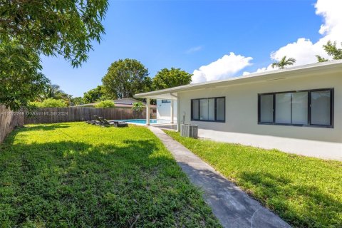 Villa ou maison à vendre à Miami, Floride: 5 chambres № 1394701 - photo 29