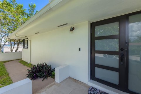 House in Miami, Florida 5 bedrooms № 1394701 - photo 21