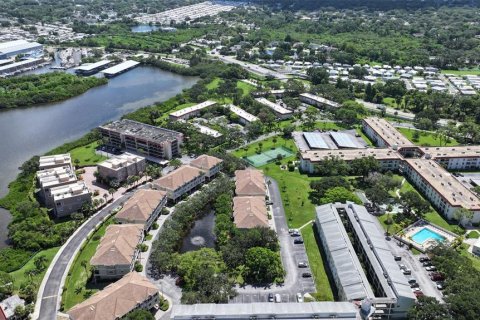 Touwnhouse à vendre à Dunedin, Floride: 4 chambres, 263.1 m2 № 1295641 - photo 7