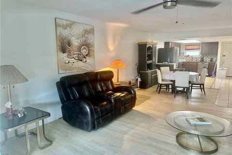 Condominio en venta en New Port Richey, Florida, 2 dormitorios, 128.95 m2 № 1303283 - foto 12