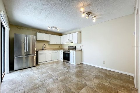 Duplex à vendre à Orlando, Floride: 2 chambres, 118.17 m2 № 1285132 - photo 12