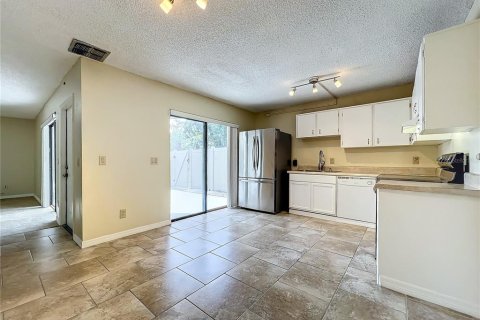 Duplex à vendre à Orlando, Floride: 2 chambres, 118.17 m2 № 1285132 - photo 13