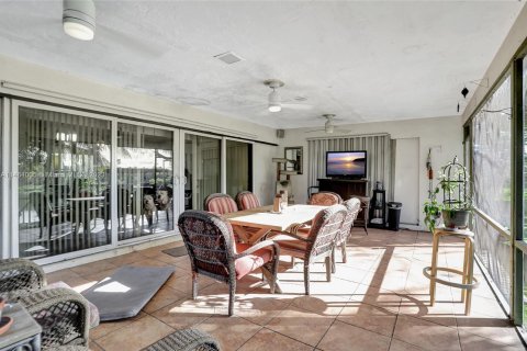Villa ou maison à vendre à Coconut Creek, Floride: 3 chambres, 163.97 m2 № 832621 - photo 26