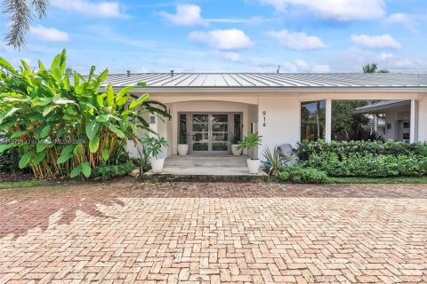 Casa en venta en Hollywood, Florida, 5 dormitorios, 353.21 m2 № 1408848 - foto 1